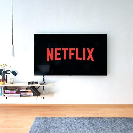 Vonbehling Boutique Apartment Mit 65Zoll Tv Und Designerstuecken Halle  Exterior foto